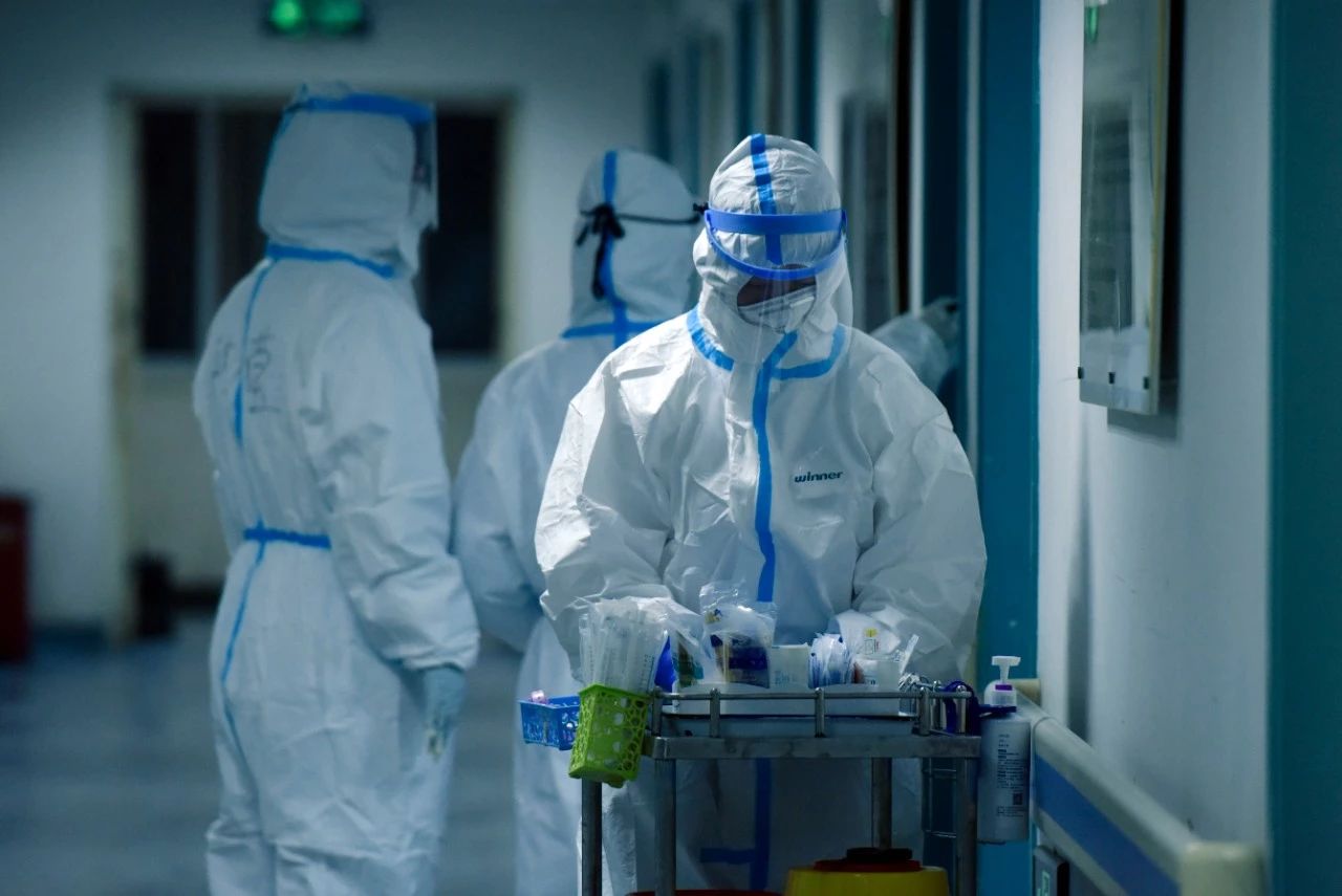 生命可敬医者可亲致敬感恩最美逆行的白衣英雄