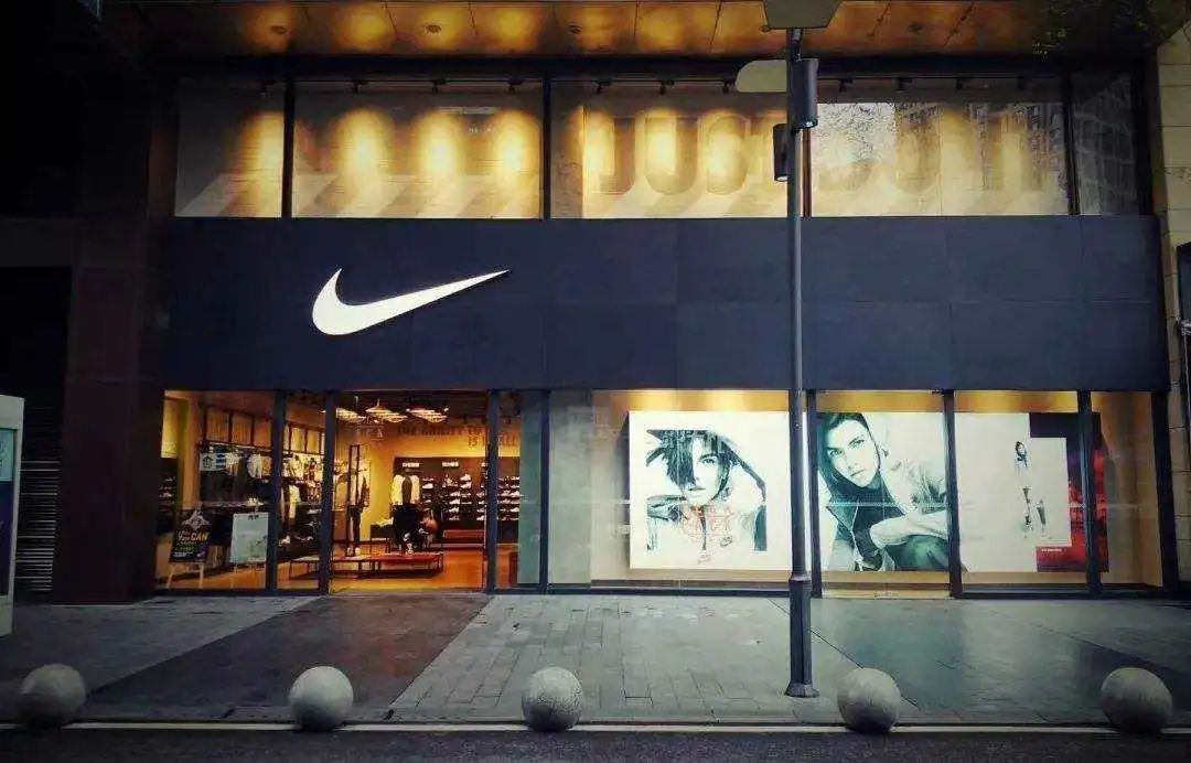 耐克暴跌单季巨亏50亿这个子品牌却乘风破浪啥原因