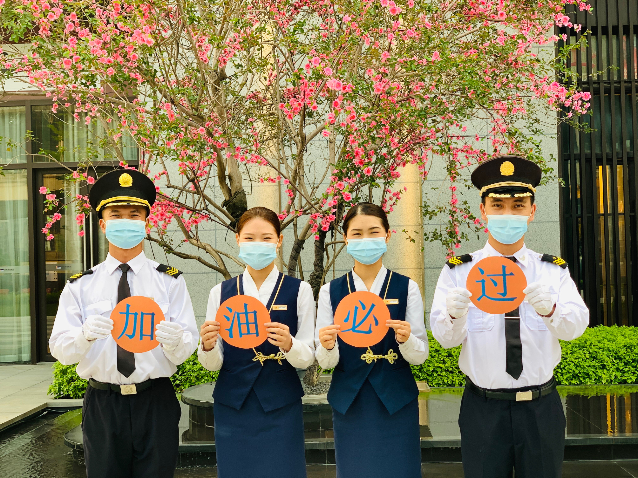 为了给考生们创造一个安静,平和的环境,合景悠活宁骏物业杭州,苏州